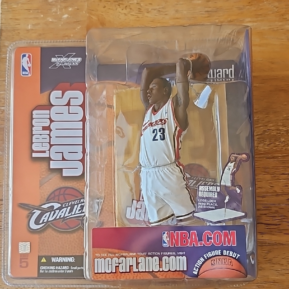 LeBron James NIB NBA McFarlane Series 5, Cleveland Cavaliers 2003 Action Figure